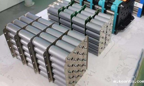 1542936075655797.jpg 磷酸铁锂电池1.jpg