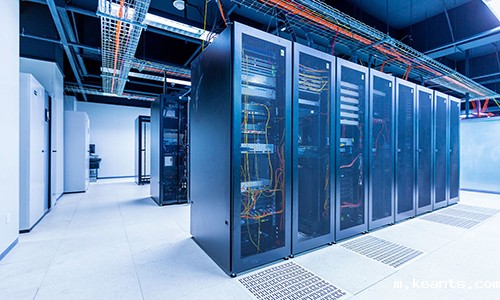 1543976389442239.jpg 机房机架式UPS.jpg