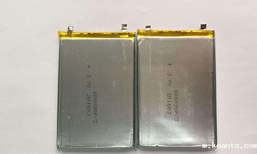 方形锂电池.jpg 方形锂电池.jpg