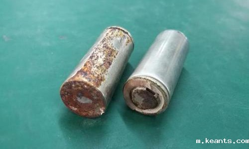 <b>UPS电池漏液的原因有哪些，会造成什么危害?</b>