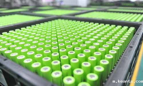 <b>磷酸铁锂电池动力型电池有哪几种?</b>