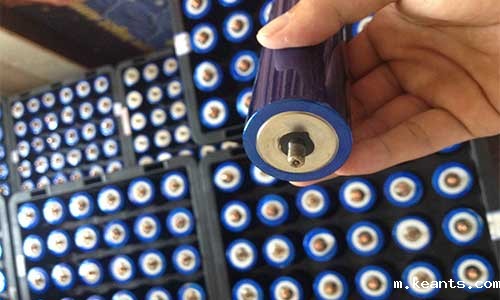 <b>海军战斗武器潜艇采用锂电池做动力的优点</b>