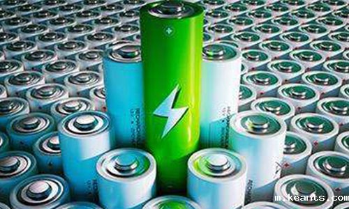 <b>退役锂电池回收＂丛生乱象＂与＂乌烟瘴气＂市场将得到规范</b>