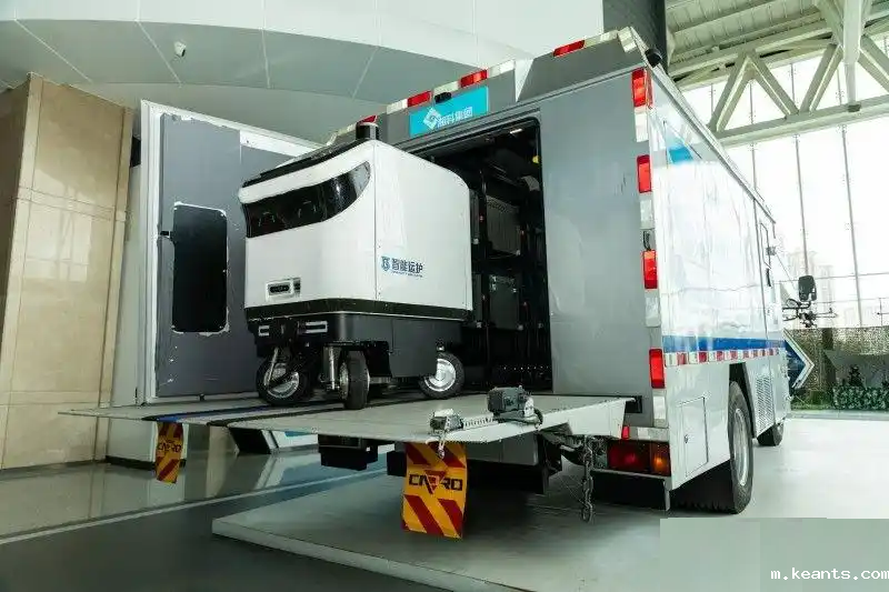 移动押运机器锂电池